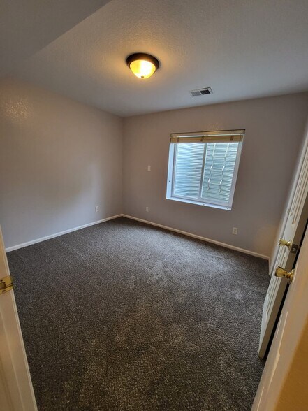 Room 5 - 2704 Breckenridge PL