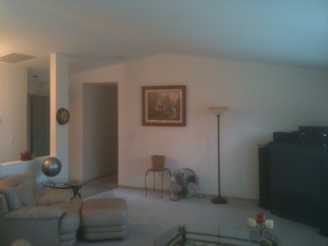 Building Photo - 211 Noble Way