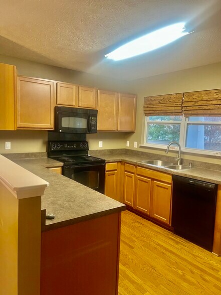 Building Photo - 2118 Erin Lane