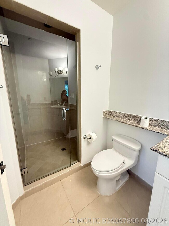 Building Photo - 16101 Emerald Estates Dr