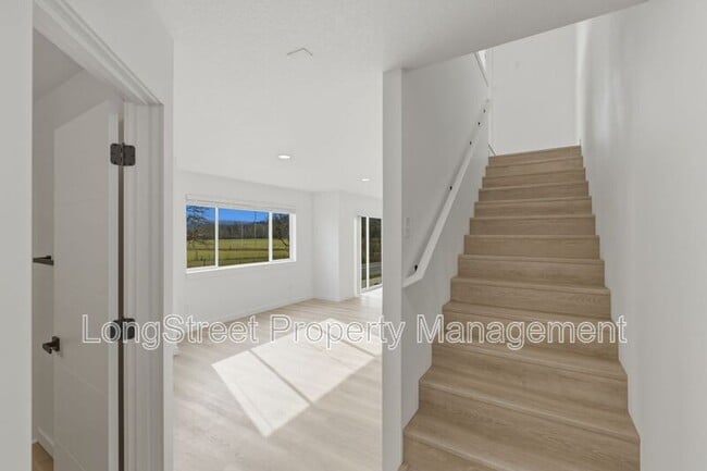 Building Photo - 818 S 19th St