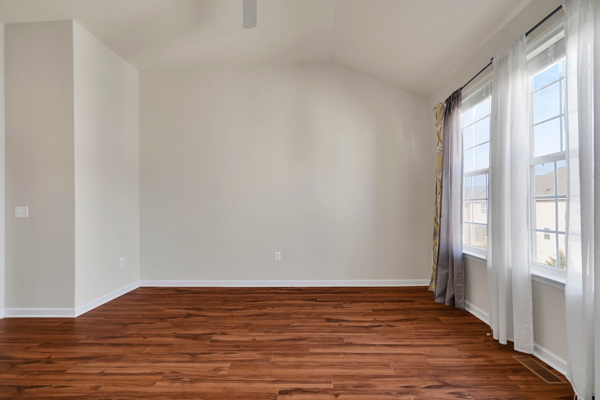 Building Photo - 6 Lamplighter Ln