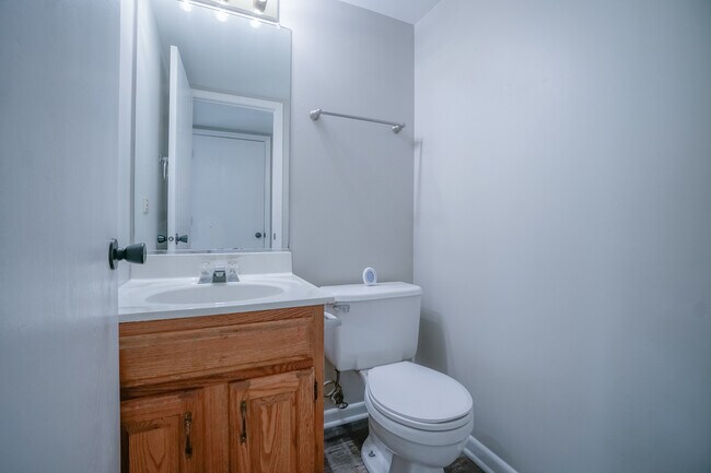 Building Photo - 11611 Davey Dr