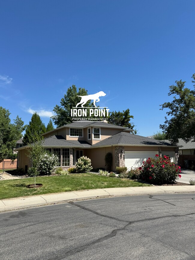 Building Photo - 4 bedroom home in East Boise, close to Bar...