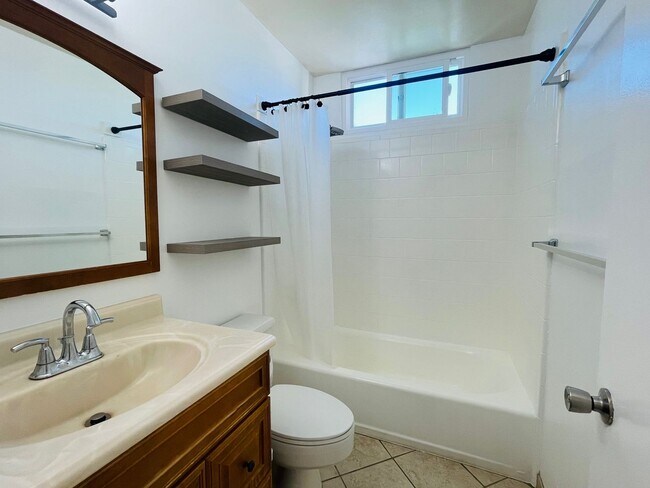 Building Photo - Partly Furnished 3-bedroom, 1.5-bath condo...