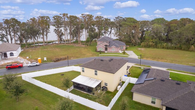Building Photo - FULLY FENCED BACK YARD!