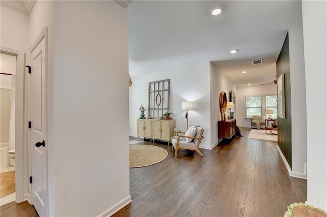 Building Photo - 5650 Bergeson Wy