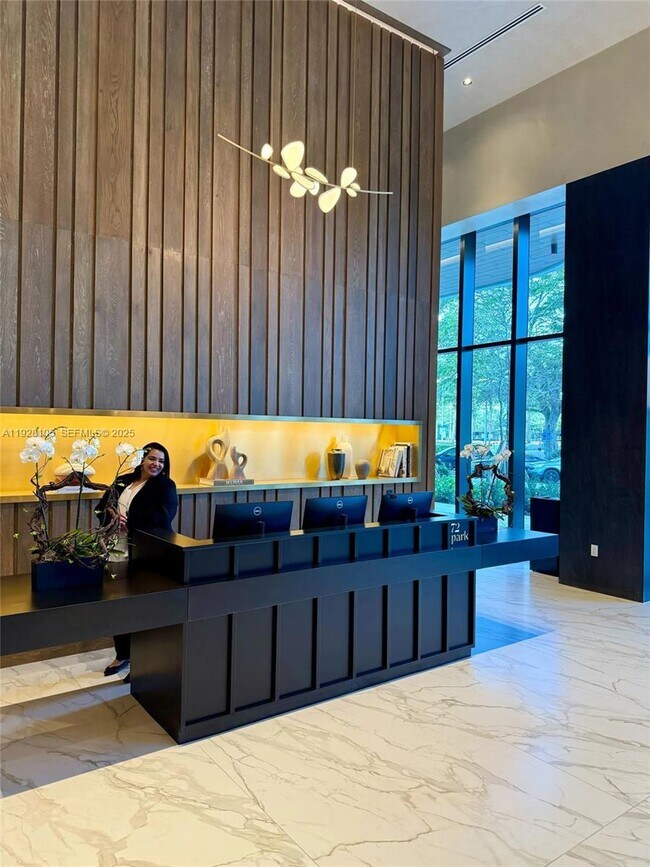 Building Photo - 580 72nd St