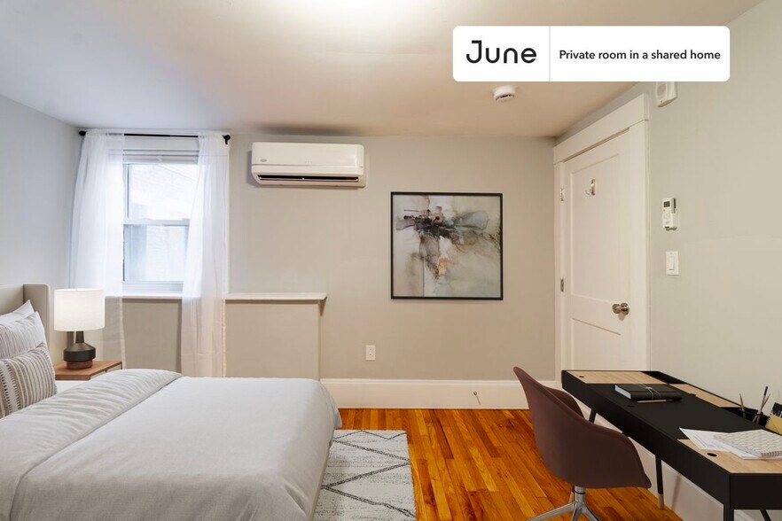 Primary Photo - Private bedroom in 4 bed/2 bath Home