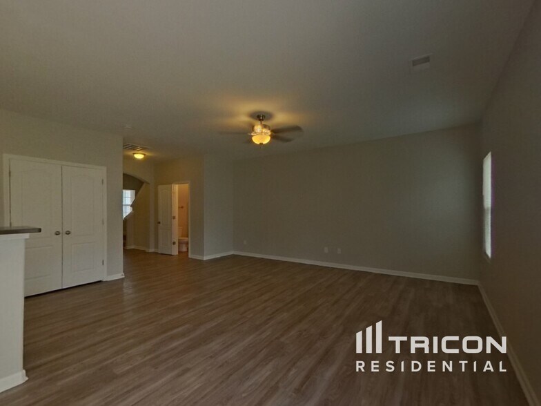 Building Photo - 1134 Blue Topaz Dr
