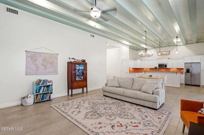 Building Photo - 12364 Desert Dove Ave
