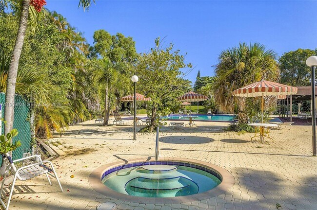 Building Photo - 1681 NW 70th Ave