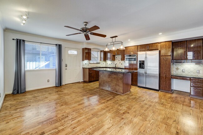 Building Photo - 1449 Heights Blvd