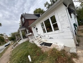 Building Photo - 5134 Oriole Ave