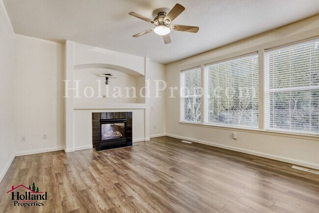Building Photo - Updated Monthly Rent: $3,000 - Beautiful updated 4 Bedroom home in Beaverton