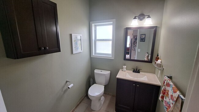 Building Photo - 1512