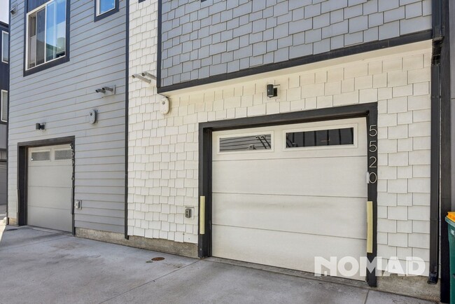 Building Photo - Modern 2 Bed + Office, 2.5 Bath Townhome |...