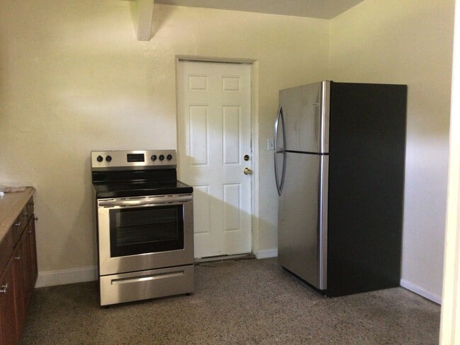 Building Photo - Northeast Orlando Home