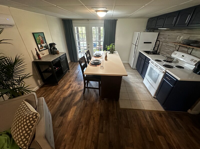 Building Photo - 4412 Mellowood Cir