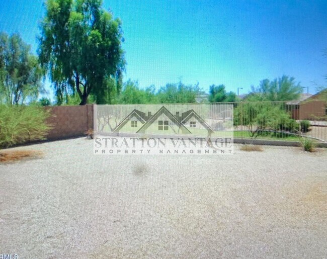 Building Photo - 24531 W Mobile Ln