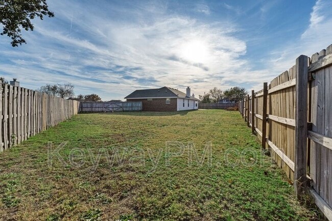 Building Photo - 124 Summerfield Cir