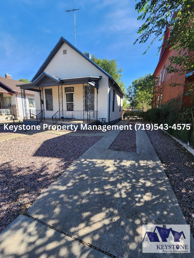 Building Photo - New Kitchen Appliances! South-side Home 1 Bedroom/1 Bath House $1000/$1000