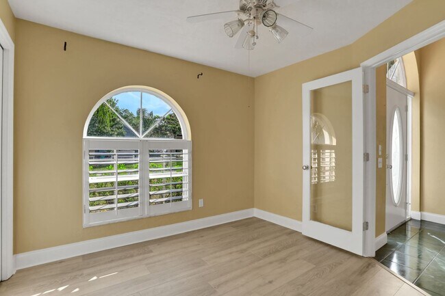 Building Photo - 3/2 in Pelican Bay