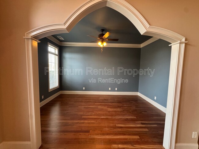 Building Photo - 1811 Traditions Way