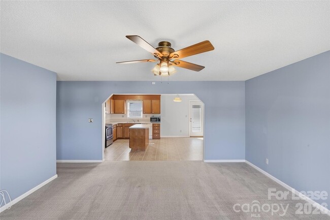 Building Photo - 1607 McFarland Dr