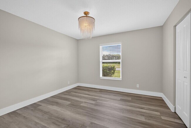 Building Photo - 316 La Mancha Ave