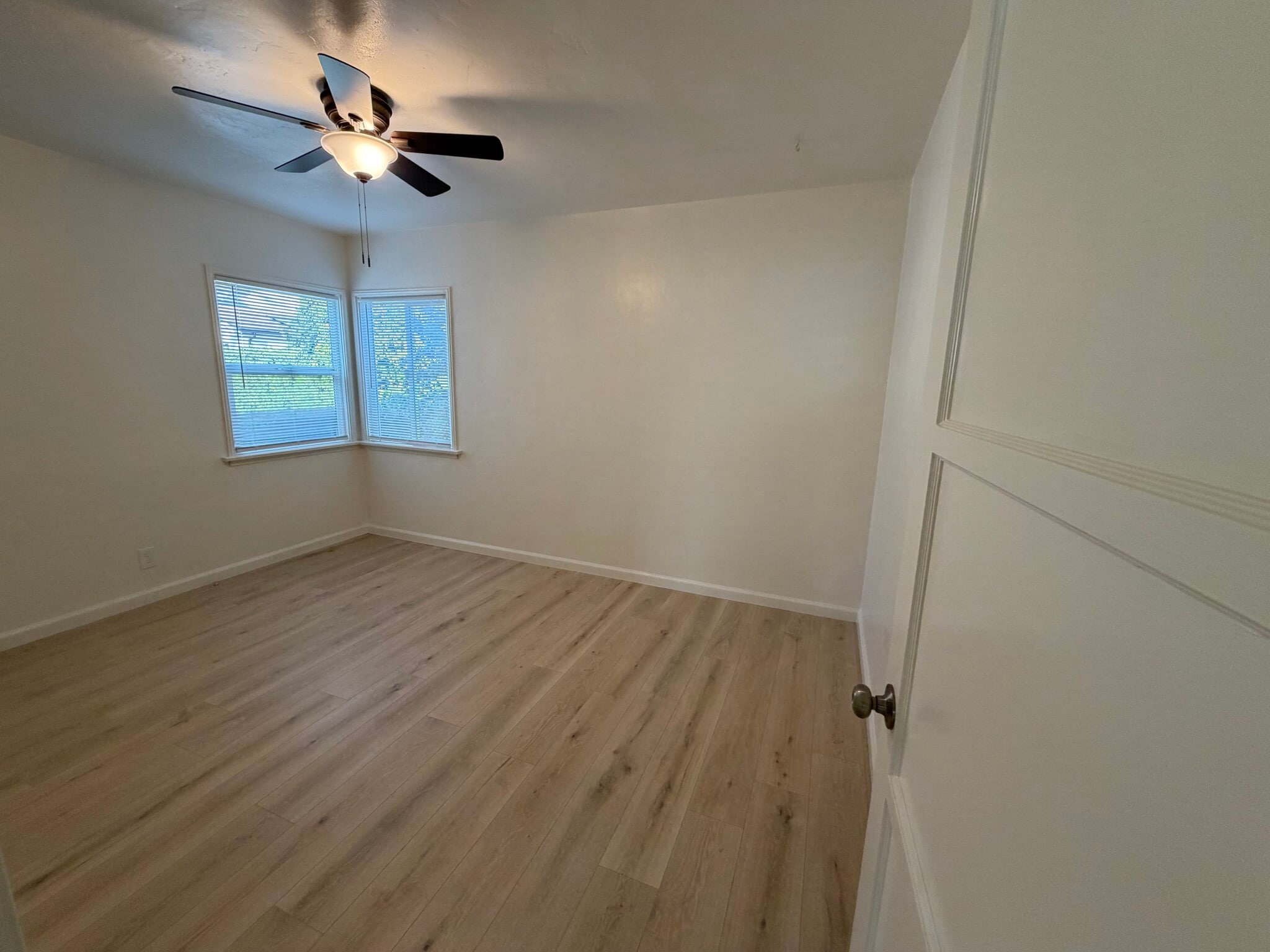 Building Photo - 1521 Dixon St