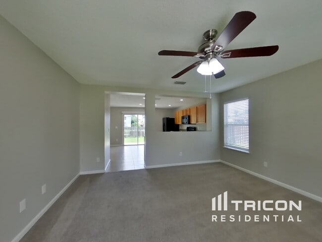 Building Photo - 2228 Fresco Dr