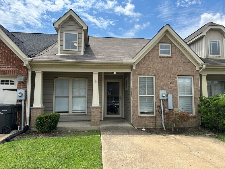 Primary Photo - 2070 Rossburg Pl