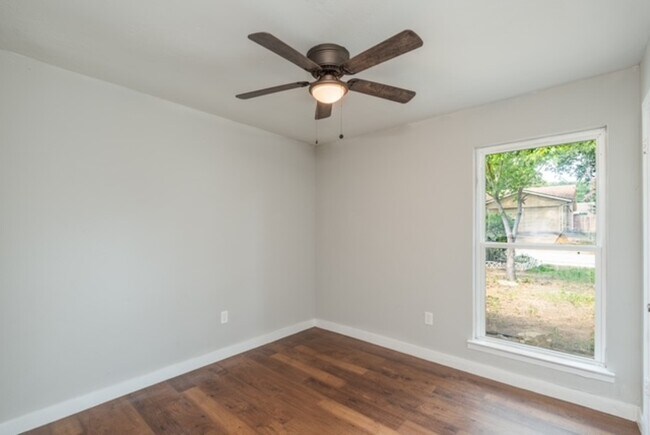 Building Photo - 5306 Lansingford Trail