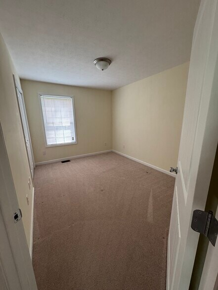 Building Photo - 1381 Bunker Hill Rd