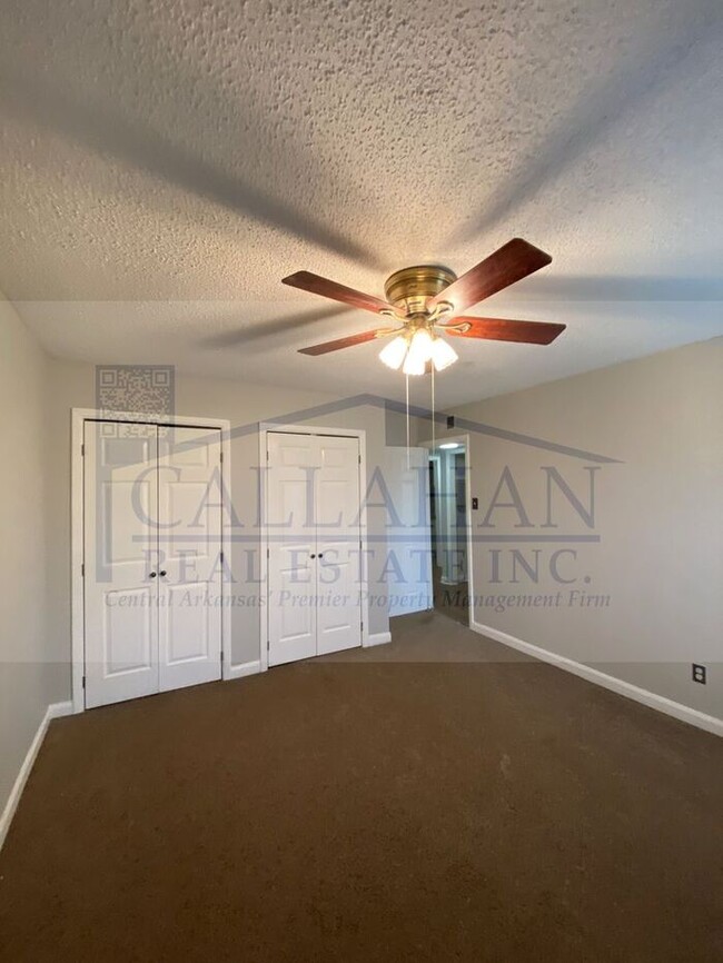 Building Photo - Indian Hills 3 Bedroom