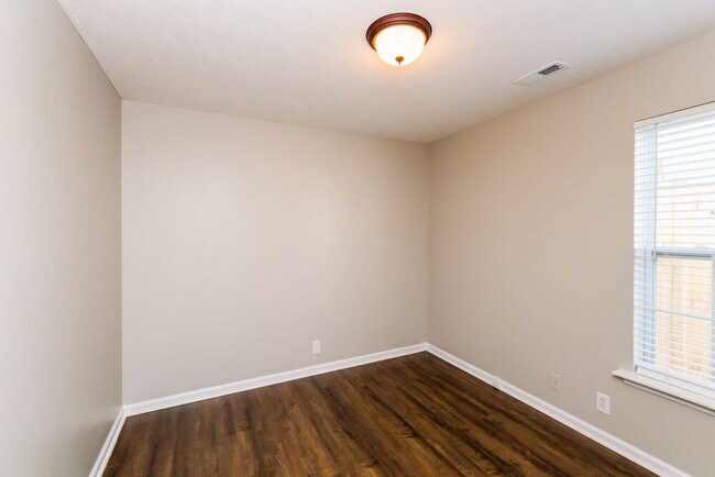 Building Photo - 1123 Geneil Ln