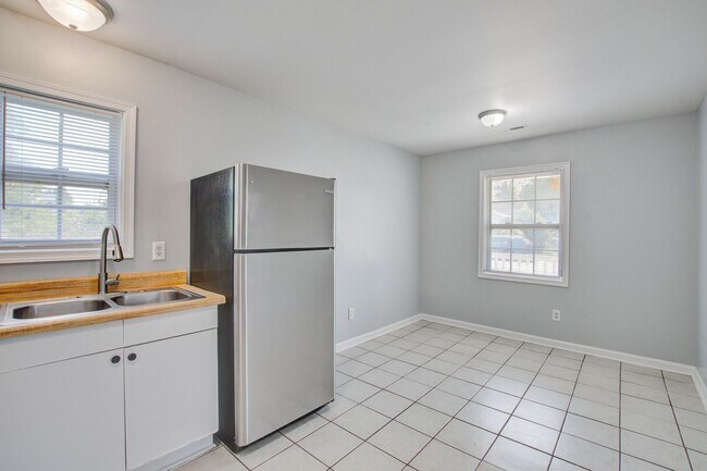 Building Photo - 3BR / 1BA Home for Rent in North Charleston – Available Now