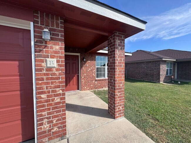 Building Photo - 507 Bermuda St