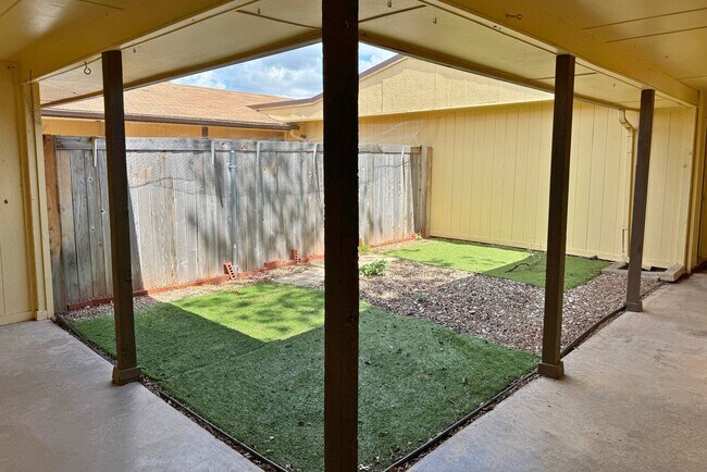 Building Photo - 1901 W Wenonah Blvd