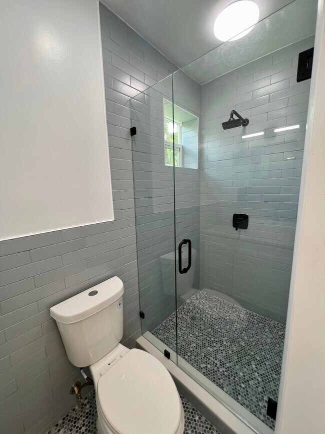 Building Photo - 3211 Floral Ave