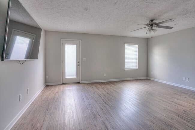 Building Photo - 107 Latimer Dr