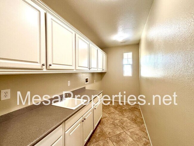 Building Photo - 14936 Brucite Rd