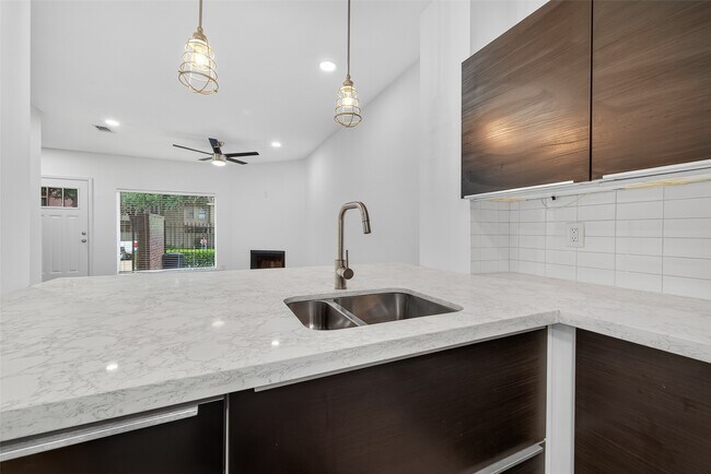 Building Photo - 12691 Briar Patch Dr