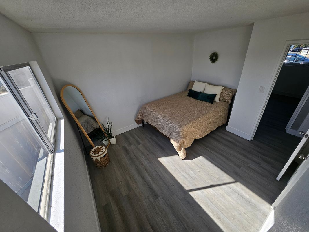 Building Photo - 96 E. Palomar