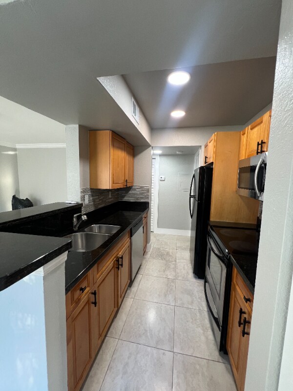 Building Photo - 10670 SW 156th Pl