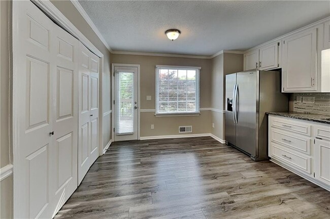 Building Photo - 4759 Shallow Ridge Rd NE