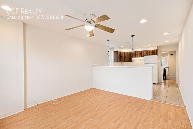 Building Photo - West Passyunk Two Bedroom Apartment