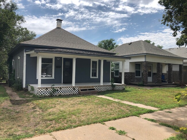 Primary Photo - Two bedroom with fenced in back yard