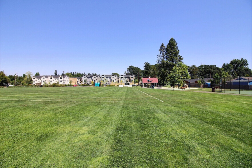 Building Photo - 16606 Southwest Barsotti Street